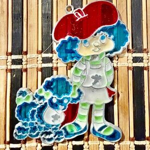 Vintage 1980s Strawberry Shortcake Makit Bakit suncatcher ornament